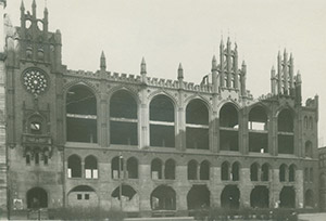 Ruine des Kaufhauses Riemer, Marienkirchhof 15-17, um 1945